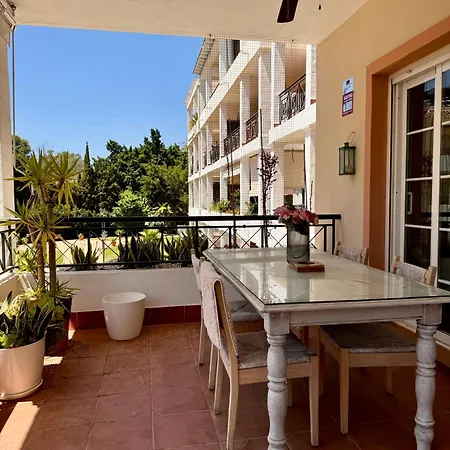 Δωμάτια σε οικογενειακή κατοικία Relax Μαρμπέλλα